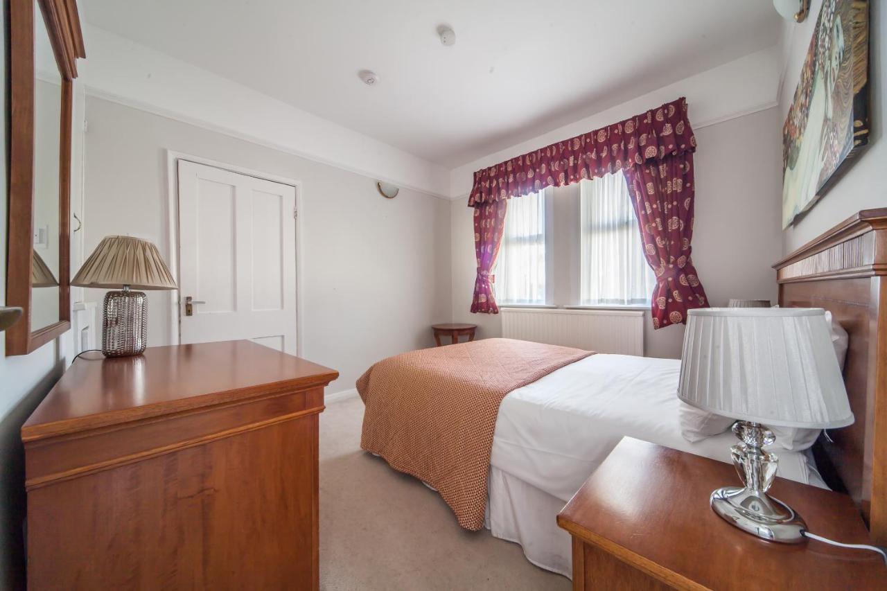 The Manor At Bickley Hotel Bromley Exterior photo